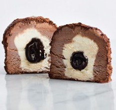 Creamy Zabaglione and chocolate hazlehut ice cream covered with cocoa poder and hazlenut crunch